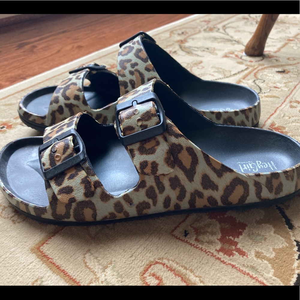 Slide sandals